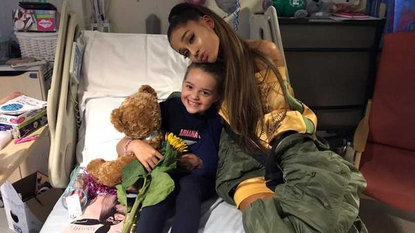 Ariana in het ziekenhuis bij één van de slachtoffers